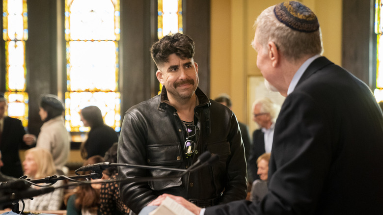 Adam Goldberg as Harry talking to rabbi in The Equalizer 