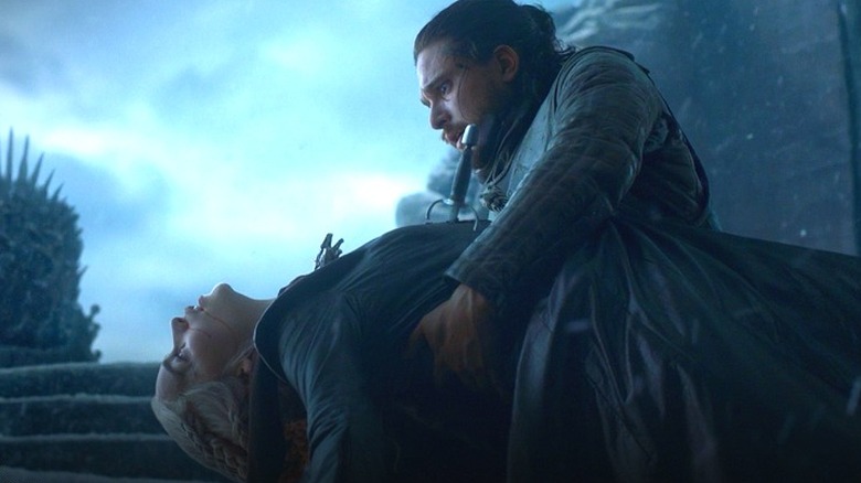 Jon Snow kills Daenerys