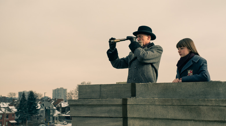 Reginald and young Vanya in "The Umbrella Academy"