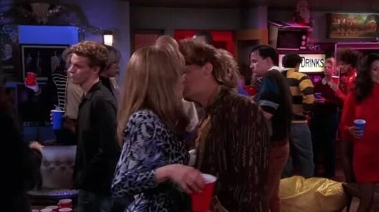 Chandler and Rachel kiss in Friends