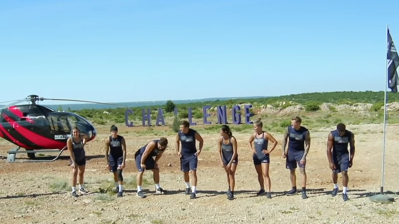 Contestants lining up to race