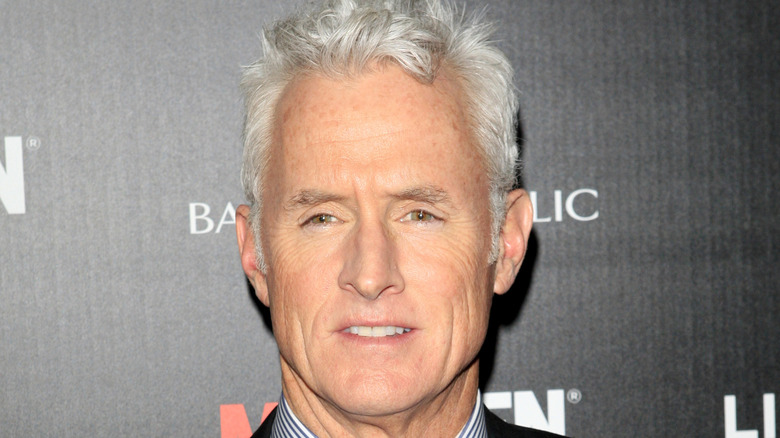 John Slattery squinting on red carpet