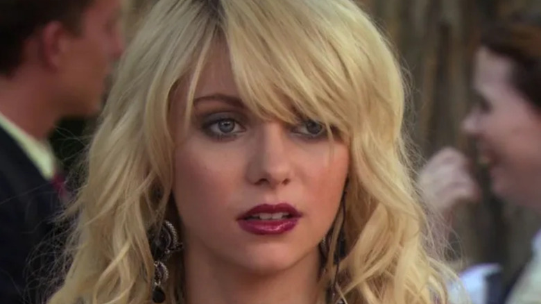 Jenny Humphrey staring in disappointment