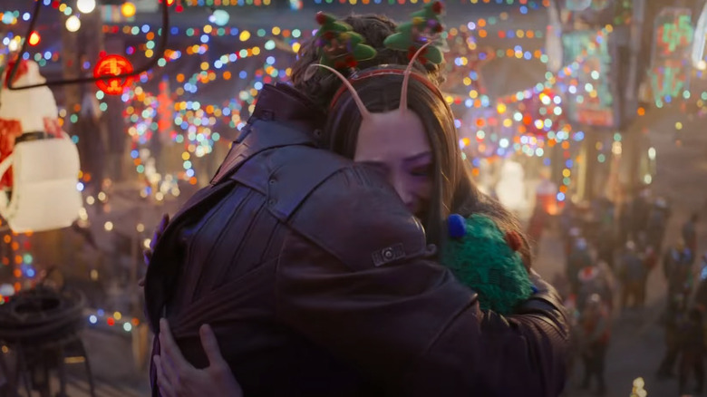 Starlord hugs Mantis