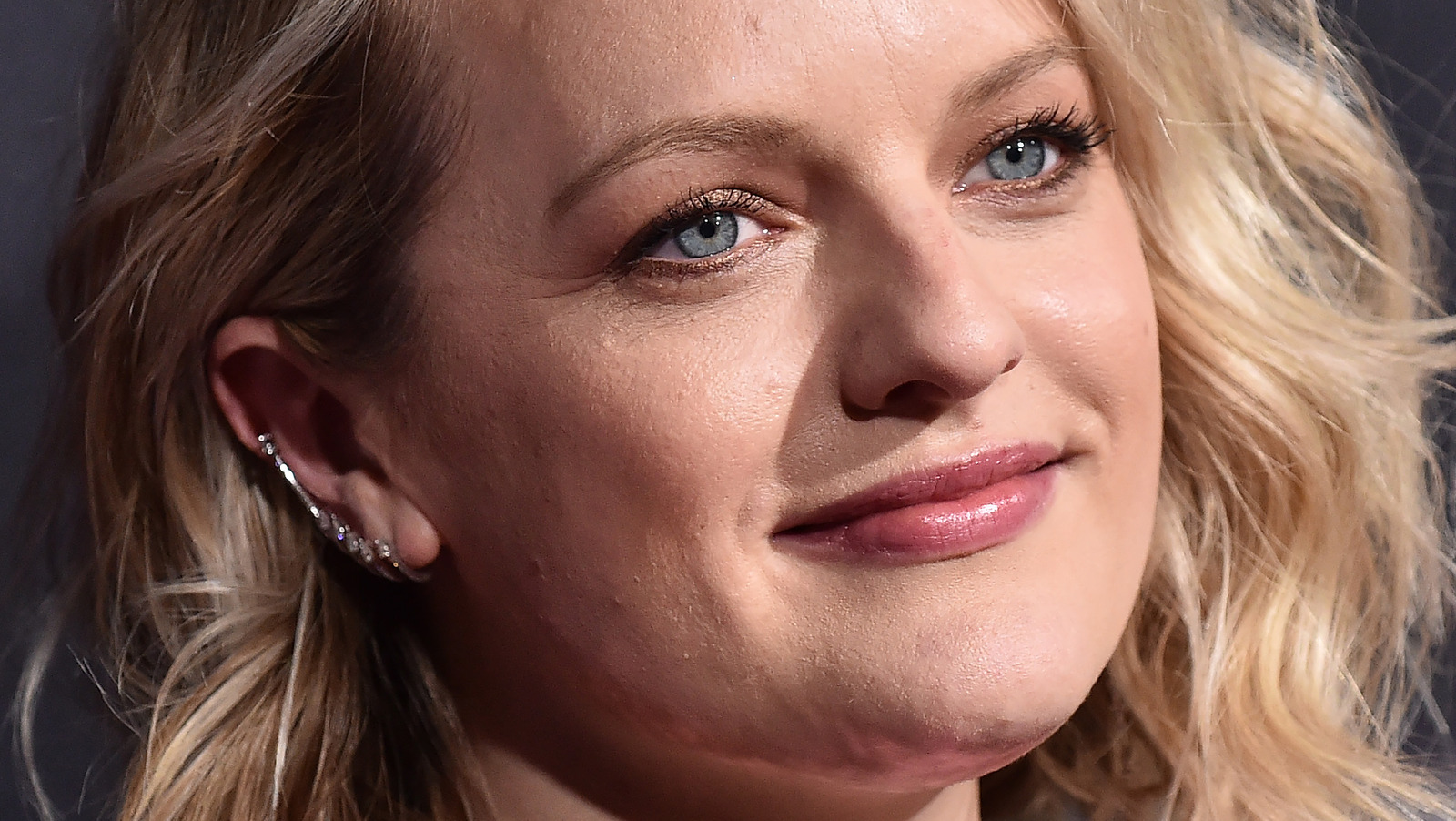 The Handmaid S Tale Star Elisabeth Moss Teases The Epic Showdown We Ve All Been Waiting For