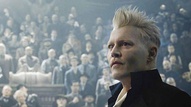 Grindelwald in front of crowd Harry Potter