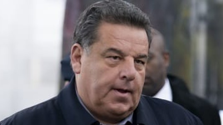 Steve Schirripa talking