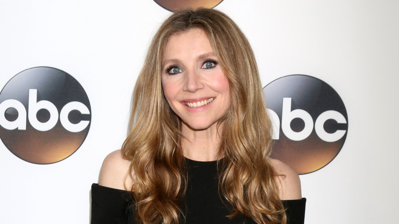 Sarah Chalke smiling