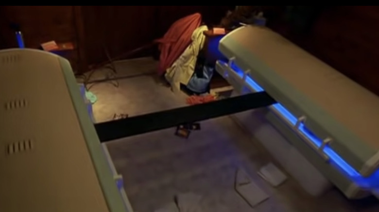 "Final Destination 3" tanning beds rigged shut