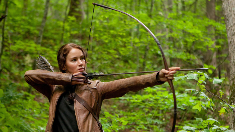 Katniss pulling an arrow