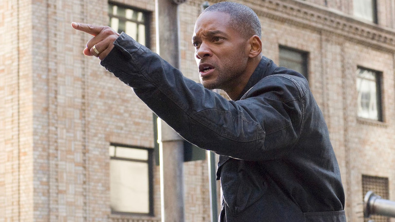 Will Smith pointing at Fred in I Am Legend