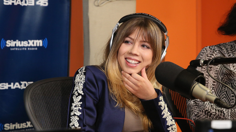 Jennette McCurdy smiling