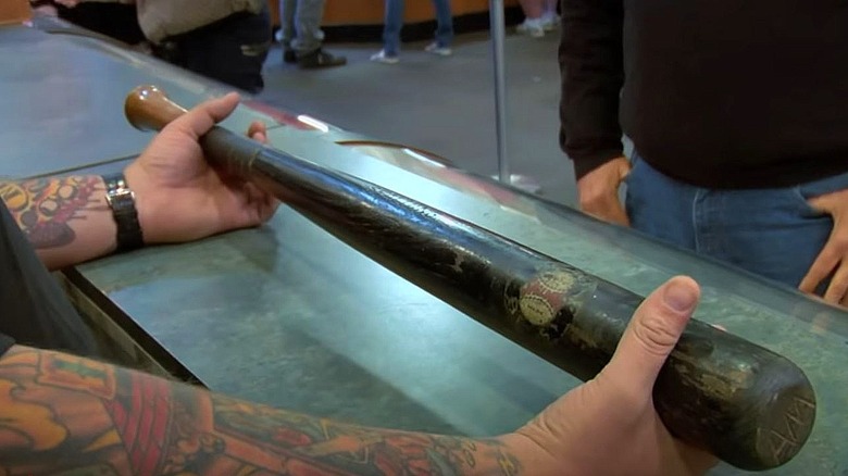 Black Betsy replica bat on Pawn Stars