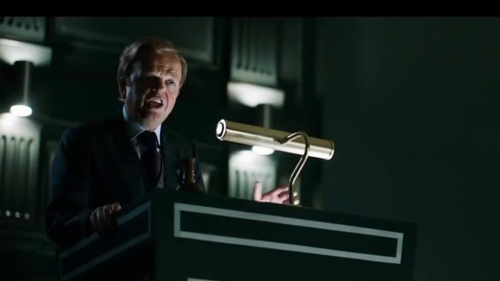 Toby Jones as auctioneer Mr. Eversoll in Jurassic World: Fallen Kingdom