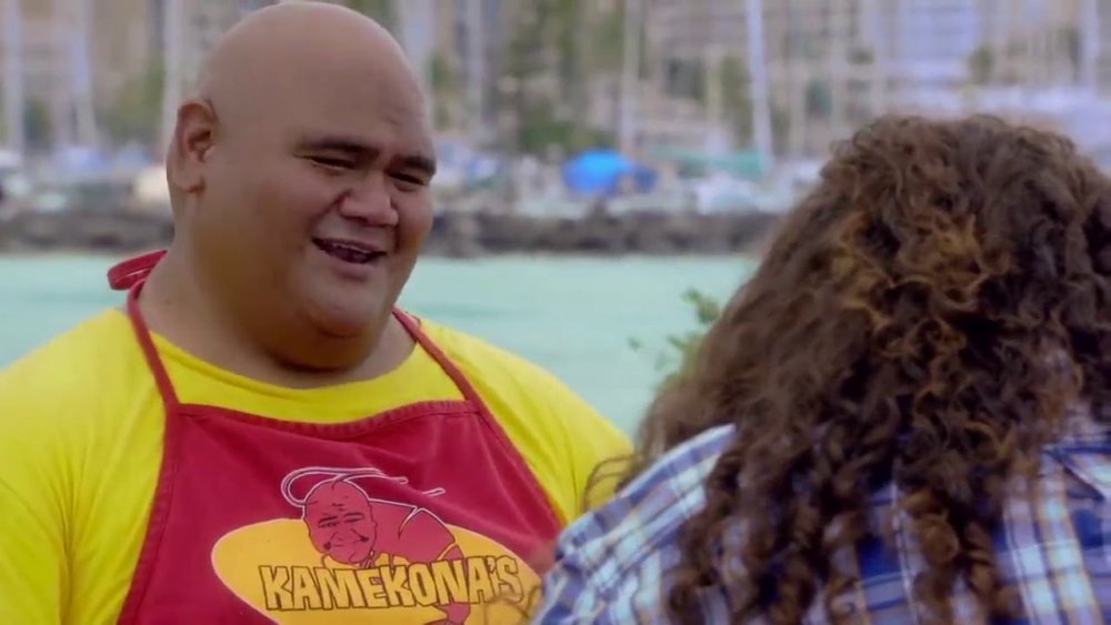 Taylor Wily as Kamekona Tupuola and Jorge Garcia as Jerry in Hawaii Five-0