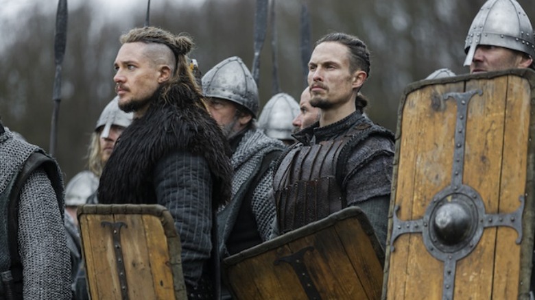 A line of English soldiers holding spears