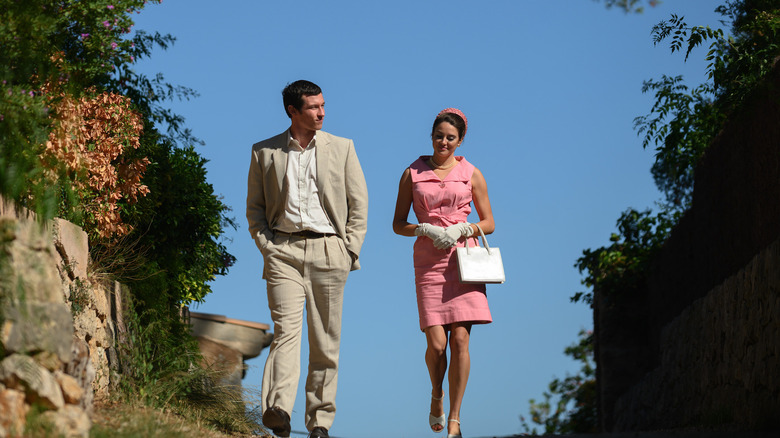 Callum Turner and Shailene Woodley walking