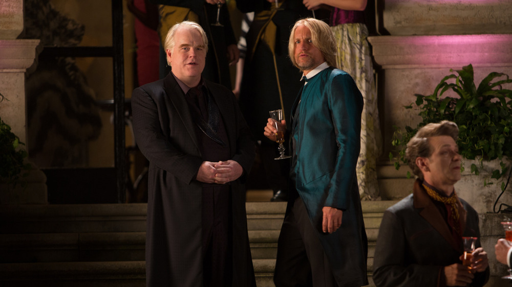 Philip Seymour Hoffman and Woody Harrelson in Hunger Games