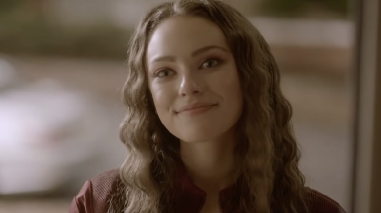 Hope smiling at Clarke