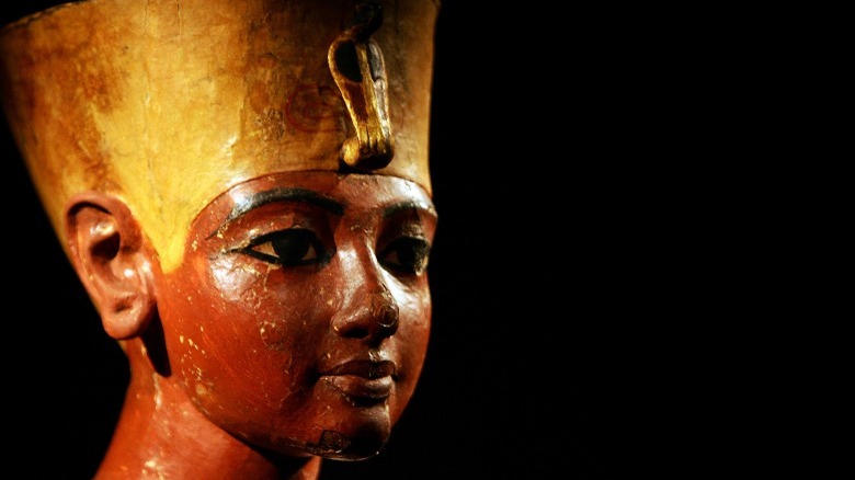 Statue of Tutankhamun