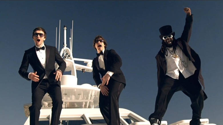 Schaffer, Samberg, and T-Pain sing on boat