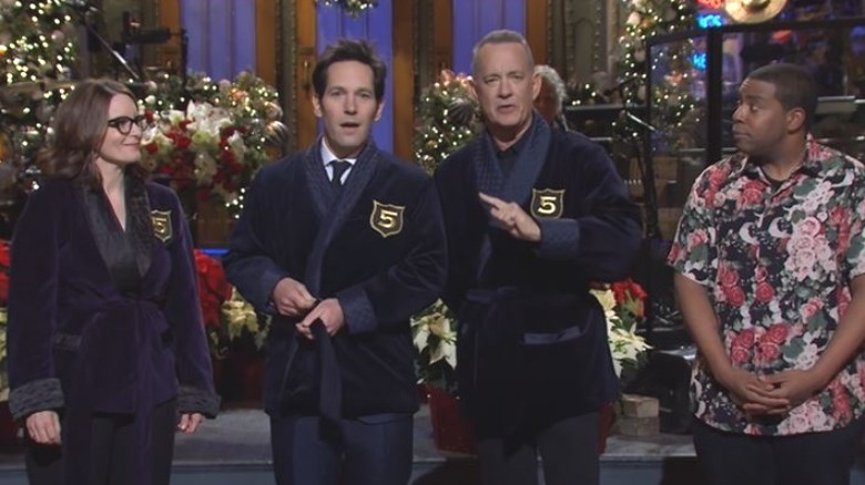 Tina Fey, Paul Rudd, Tom Hanks, and Keenan Thompson in SNL 