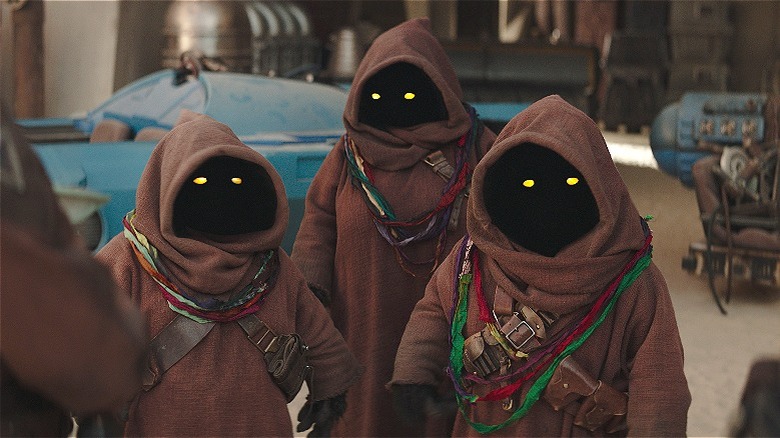 Three Jawa standing 