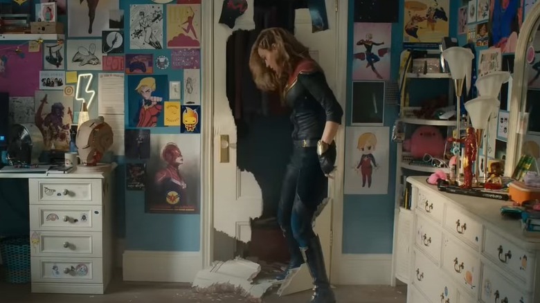 Captain Marvel confused in Ms. Marvel's room 