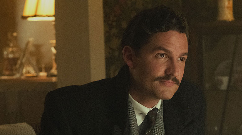 Thomas Wayne looking inquisitive in Pennyworth