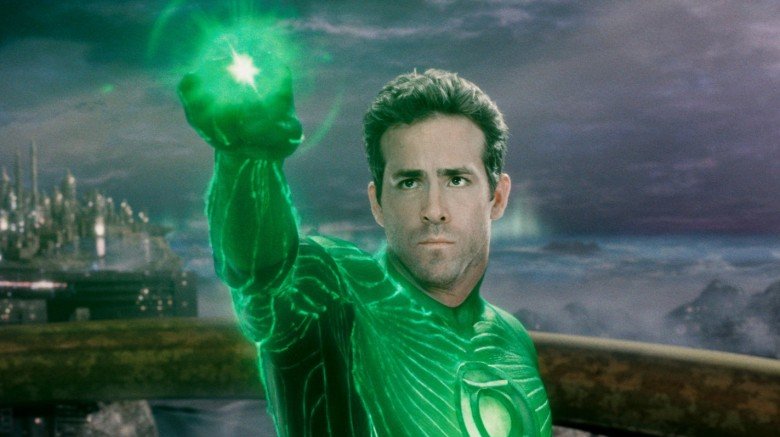 Ryan Reynolds punching ring aloft in Green Lantern