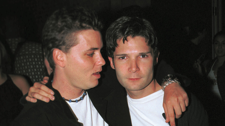 Corey Haim and Corey Feldman hugging