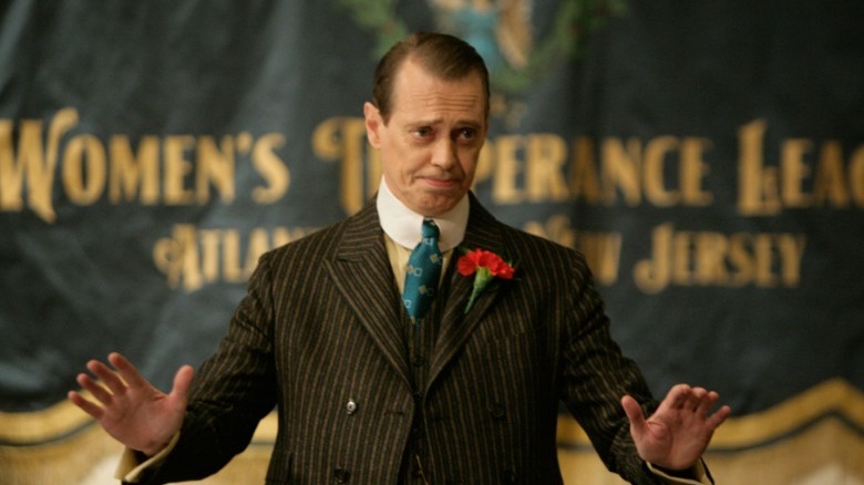 Steve Buscemi addresses crowd Boardwalk Empire