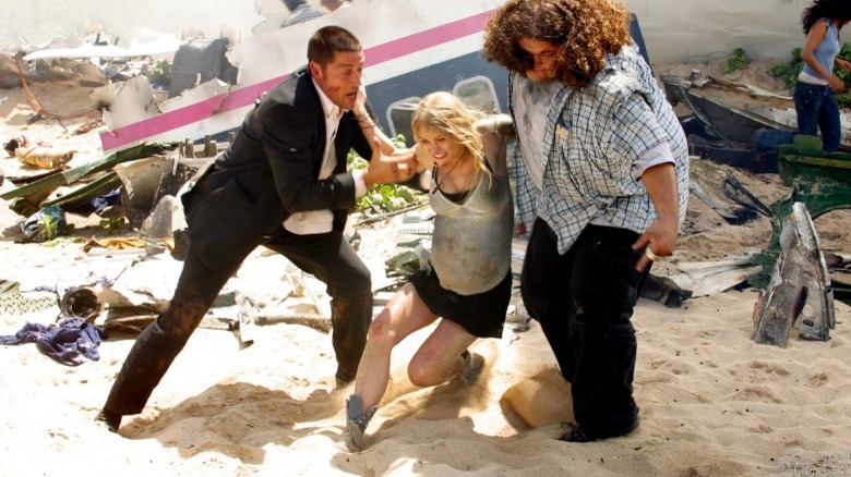 The cast of Lost escapes plane wreckege