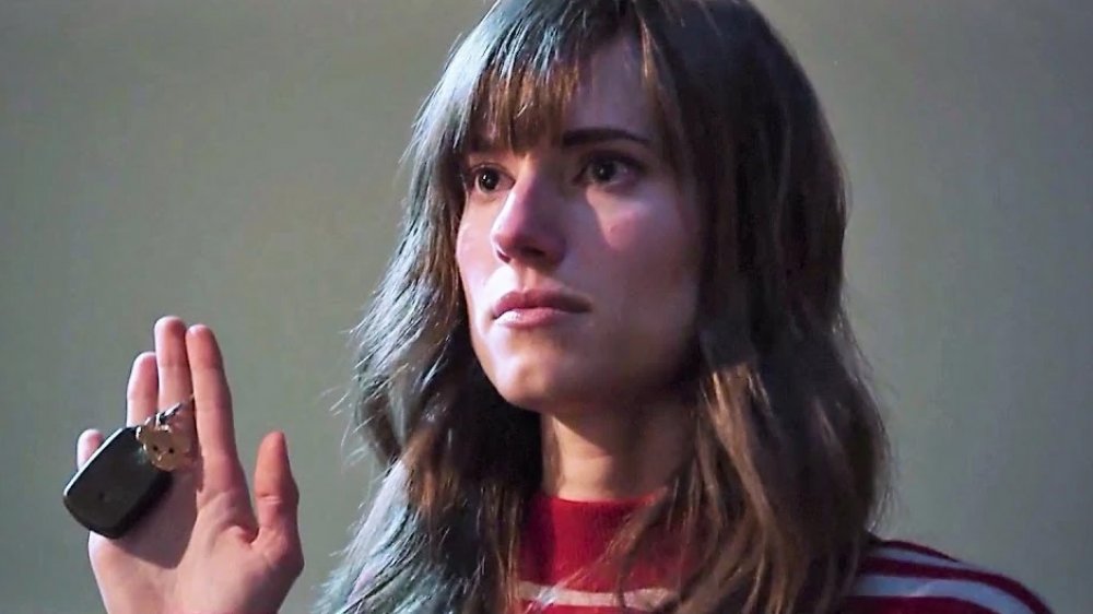 Allison Williams as Rose in Get Out holding keys