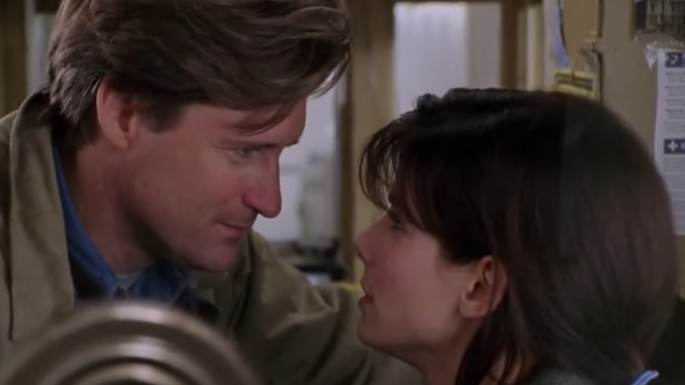 Sandra Bullock as Lucy Eleanor Moderatz and Bill Pullman as Jack Callaghan in While You Were Sleeping