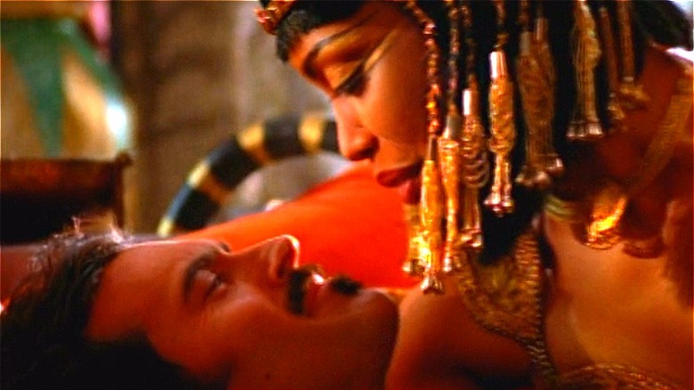 Cleopatra romances Autolycus