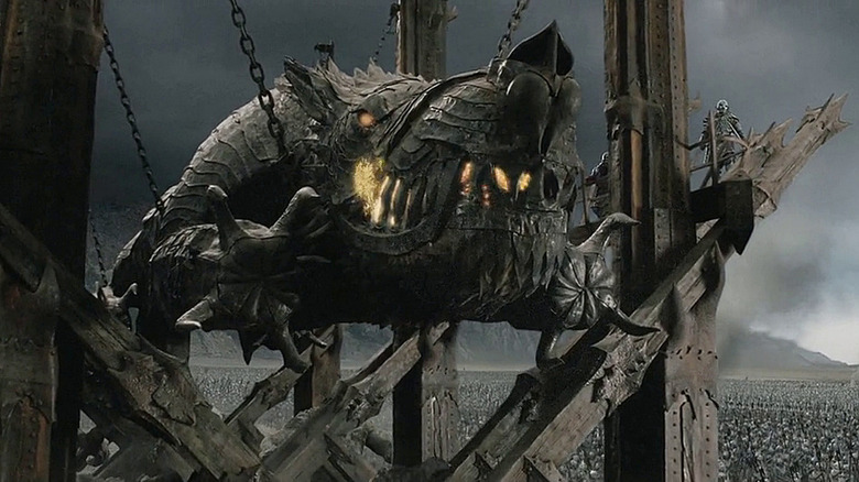 Grond batters Minas Tirith