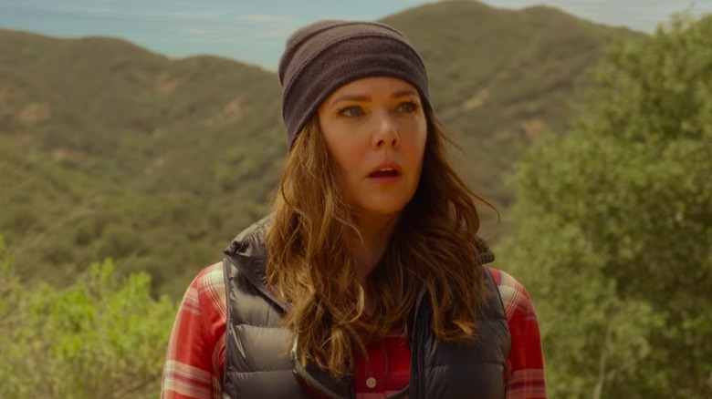 Lorelai goes on hike 