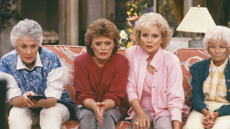 The cast of Golden Girls watching TV