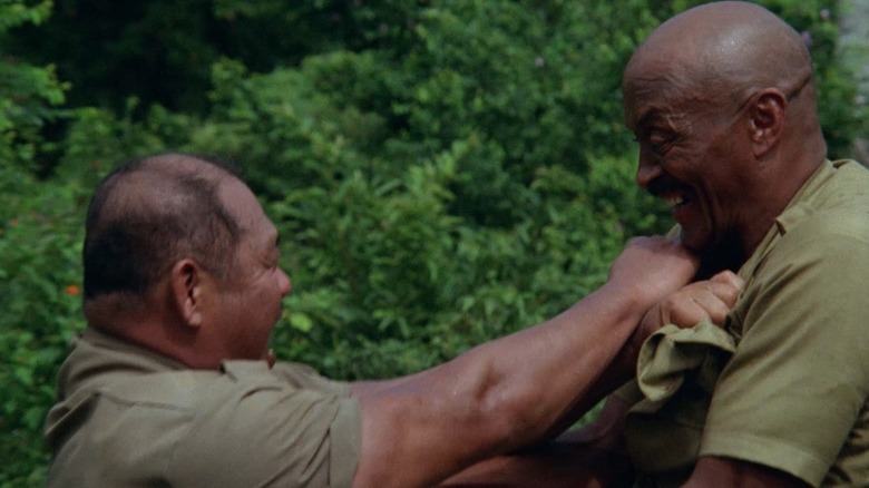 Harold Sakata fights Woody Strode