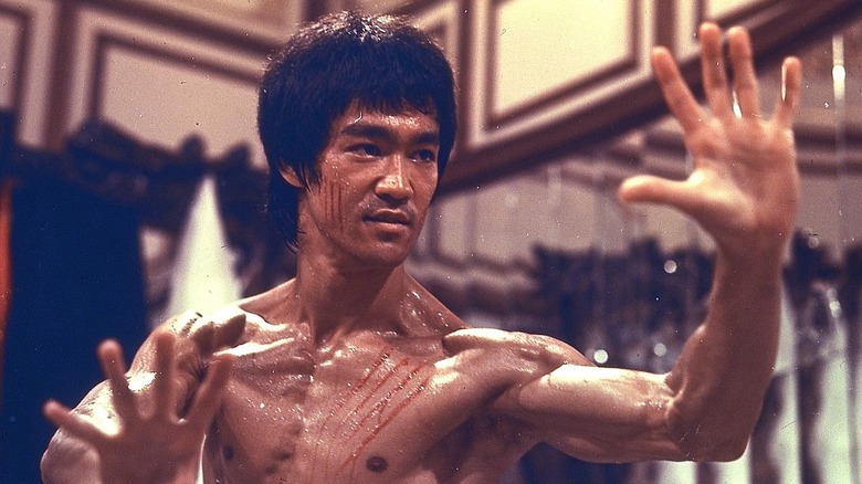 Bruce Lee posing