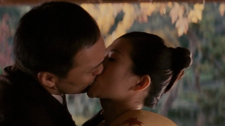 Sayuri and the Chairman kissing