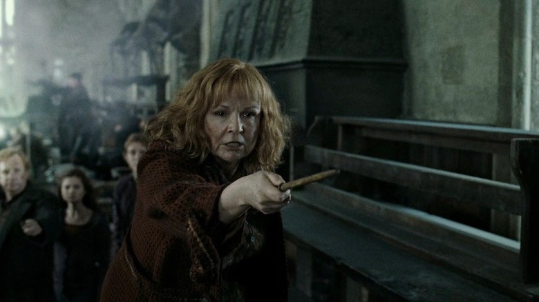 Molly Weasley duelling Bellatrix Harry Potter