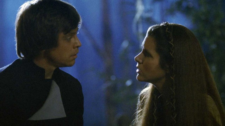 Luke and Leia talking