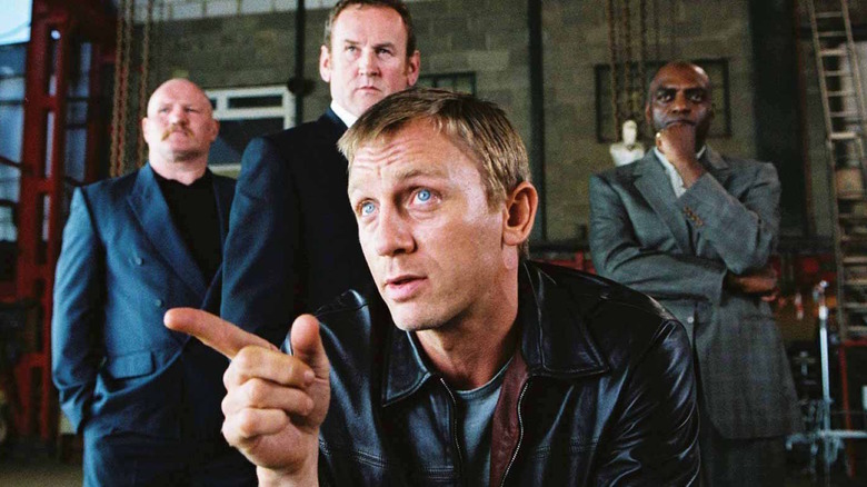 Daniel Craig pointing 