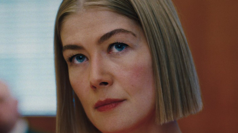 Rosamund Pike with bob tilting her head