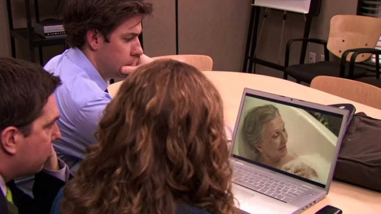 Pam and Jim watch a movie