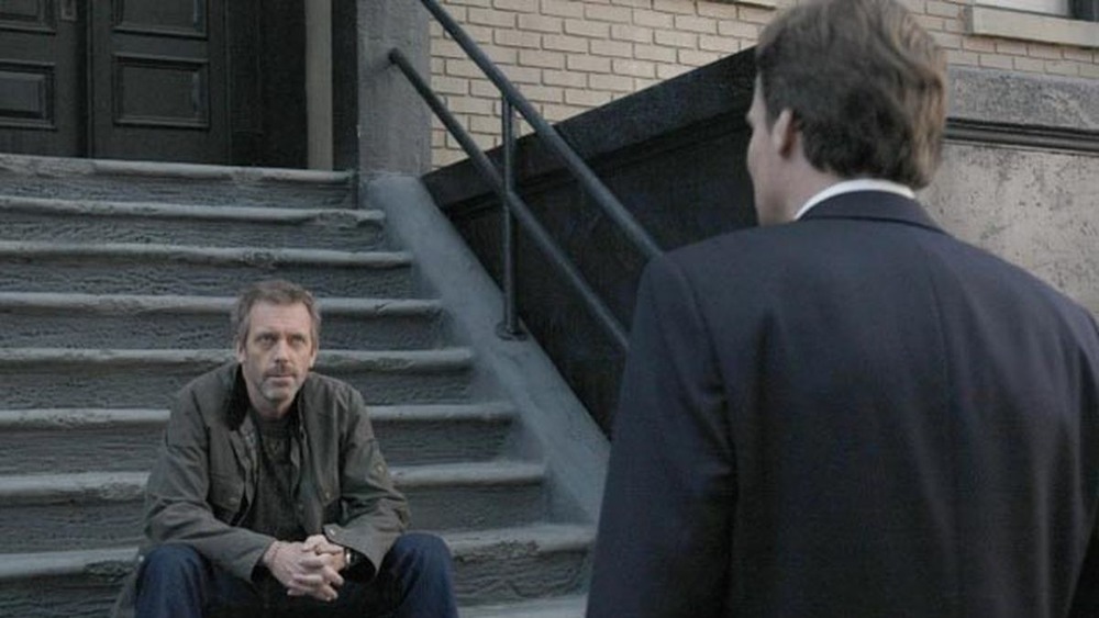 Gregory House on stoop in finale