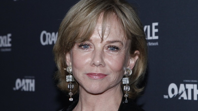 Linda Purl closed mouth smile