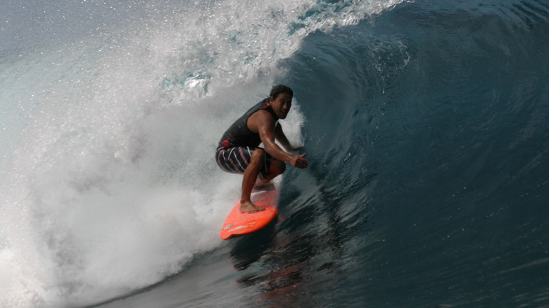 Tamayo Perry surfing